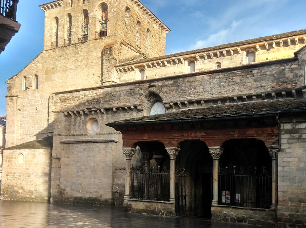 ¡Veniz todos a bailar! ~ Música, danza y fiesta en Jaca ~ Obras de Francisco Viñas, Carlos Patiño, Sebastián Durón y Matías Ruiz